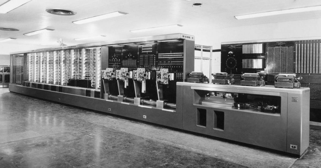 Mark I, primer computador por IBM, recuerdo por el Día Mundial de la Informática